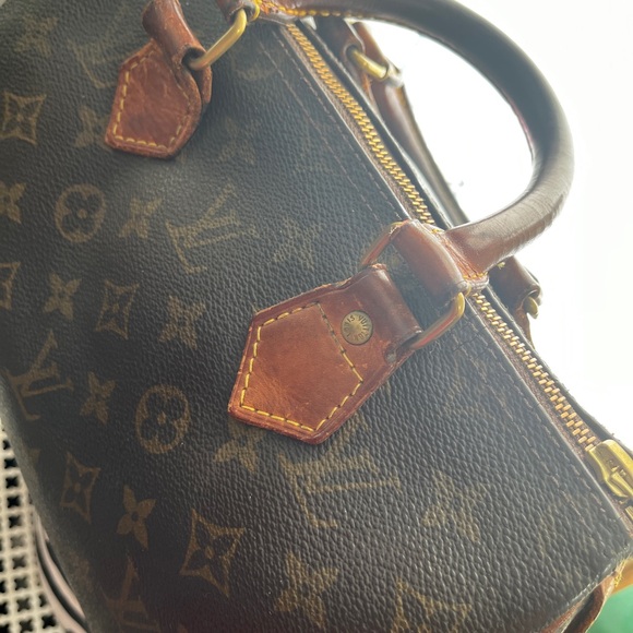 Louis Vuitton Vintage Monogram Canvas Speedy 25 Satchel - Picture 7 of 15